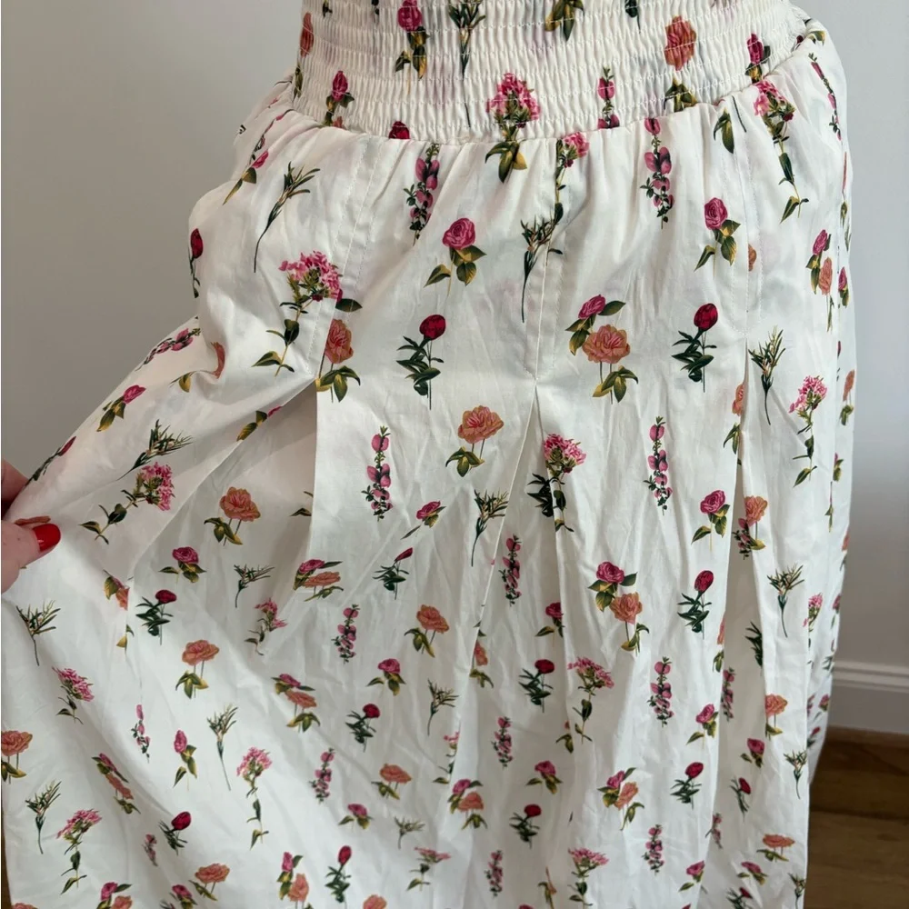 🌸 Buru Floral Smocked Waist Midi Skirt 🌸

Size: XS (Extra Small)
Brand: Buru - Picture 5 of 11